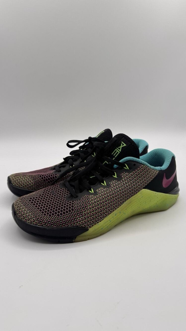 Nike Metcon 5 AMP Gym Athletic Training Shoes Pink Green Strike Womens Size 9.5